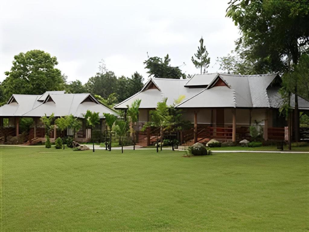Chiangkham Luang Resort Chiang Dao Buitenkant foto